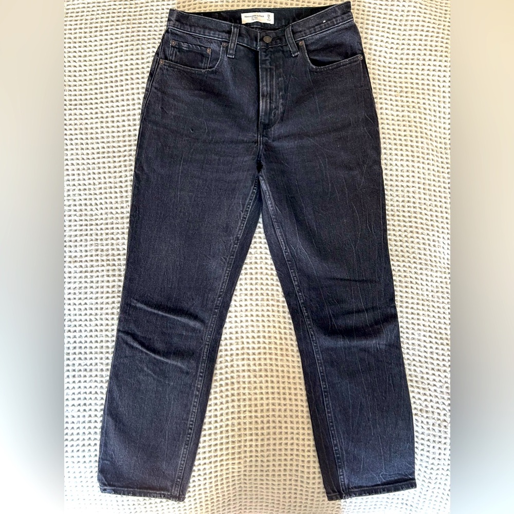 Abercrombie and Fitch Mom Jeans size 28